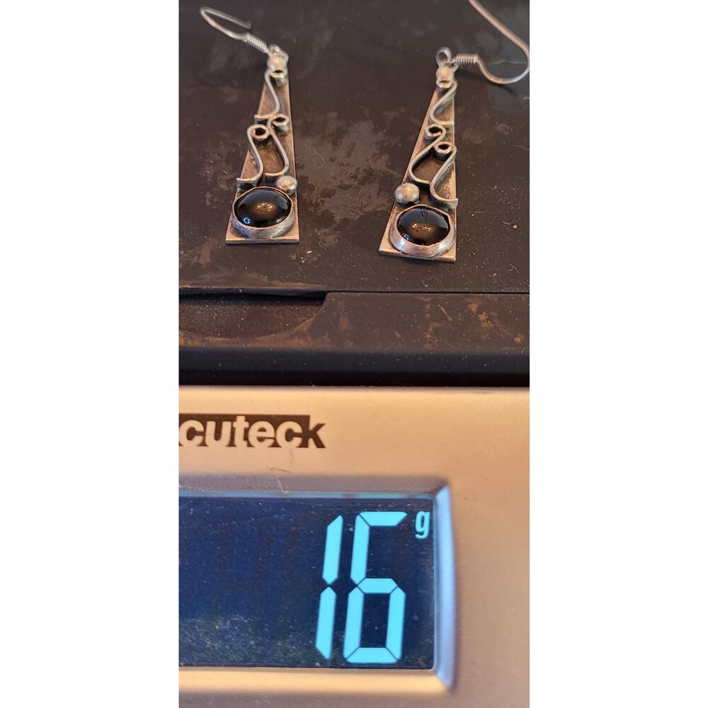 Taxco Sterling and Onyx Triangular Dangle Earrings, French Wire, Marked TC-40 - Picture 9 of 9